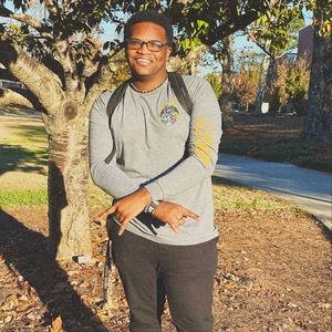 Meet your Posher, Jaylan